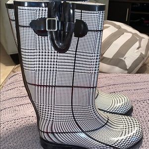 Rain boots